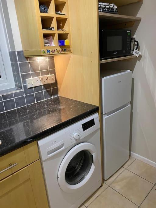 Walnut Apartment Larne Kültér fotó